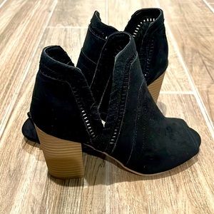 Fergalicious Peeptoe booties size 6